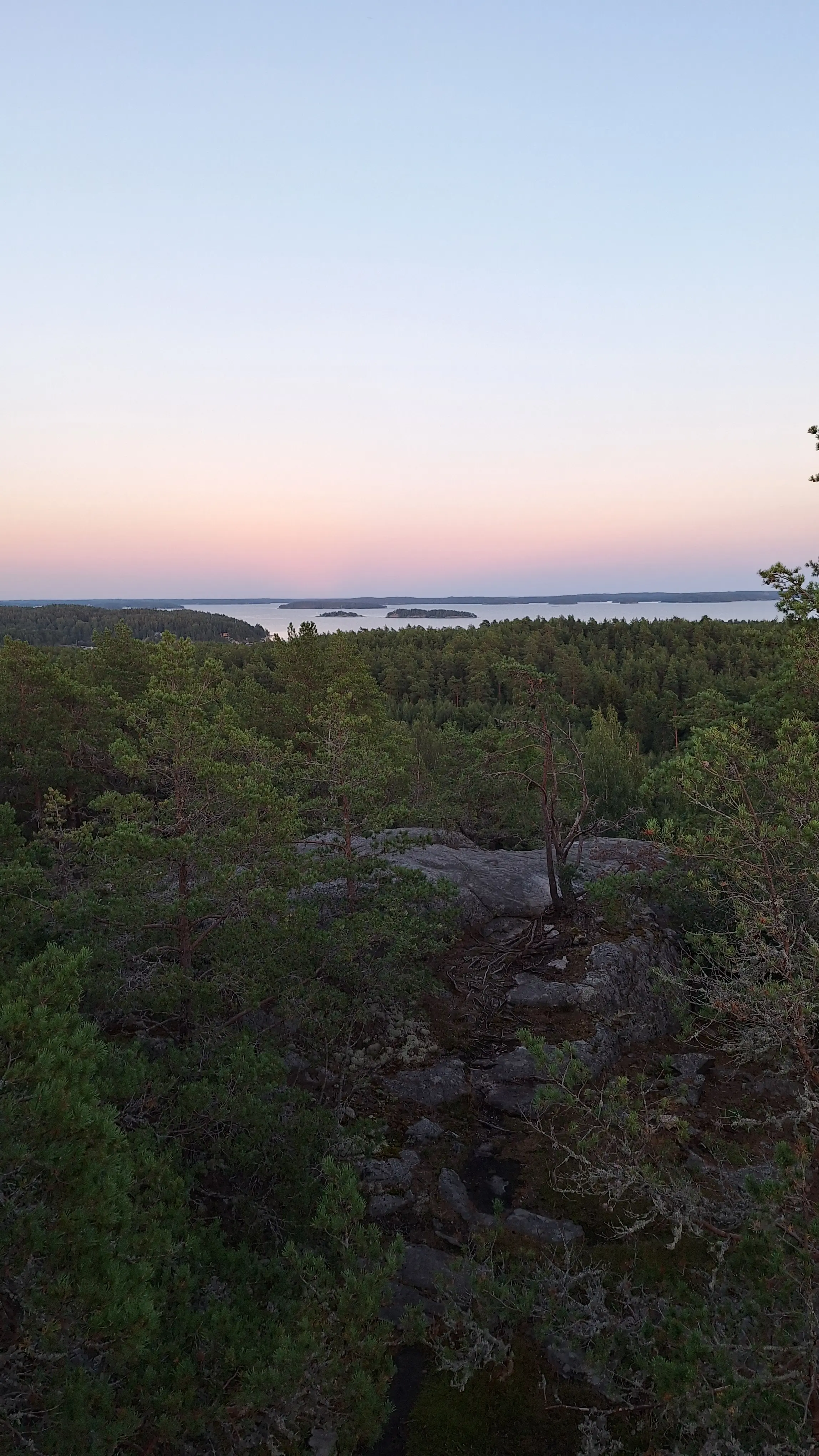 Karhuvuoren näköalapaikka ja näkötorni Aaslassa